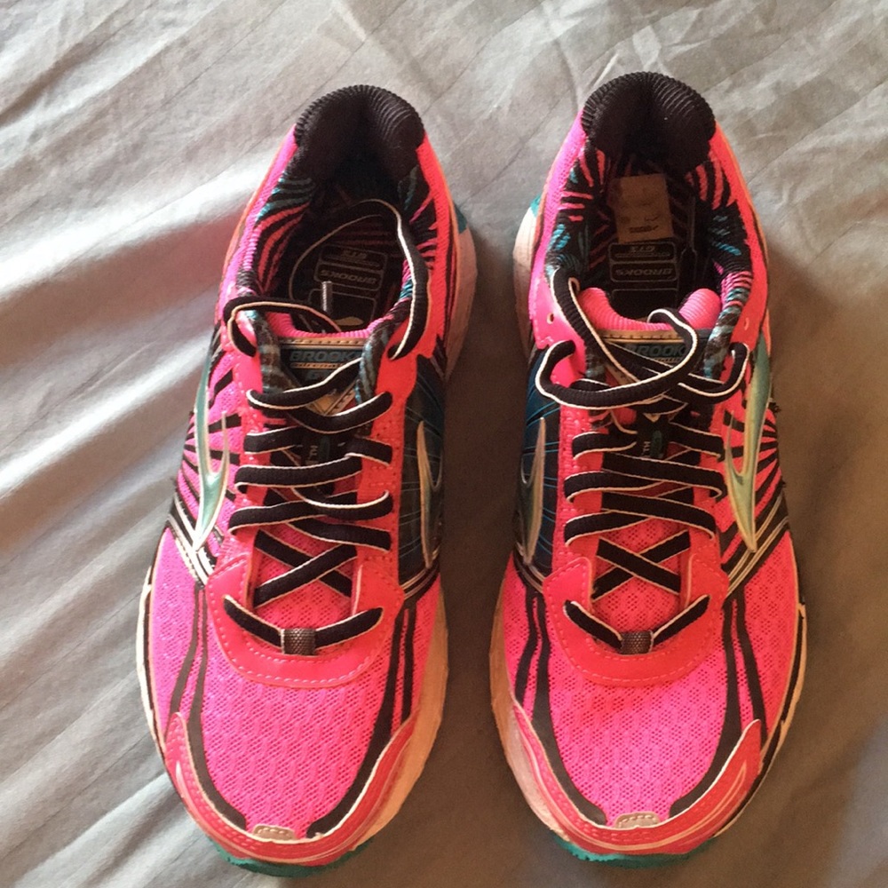 Brooks Tennis shoes